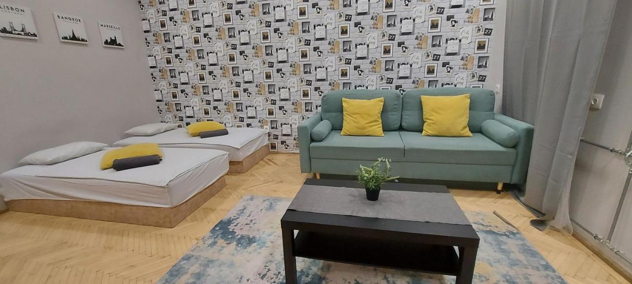 Studio 4 Apartment In The Party District 布达佩斯 外观 照片